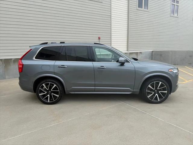 2018 Volvo XC90 T6 Momentum