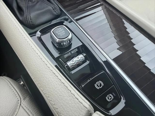 2018 Volvo XC90 T6 Momentum