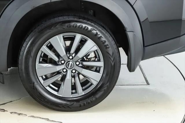 2023 Nissan Pathfinder SV FWD