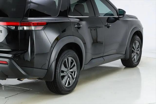 2023 Nissan Pathfinder SV FWD