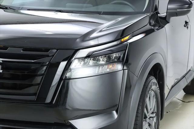 2023 Nissan Pathfinder SV FWD