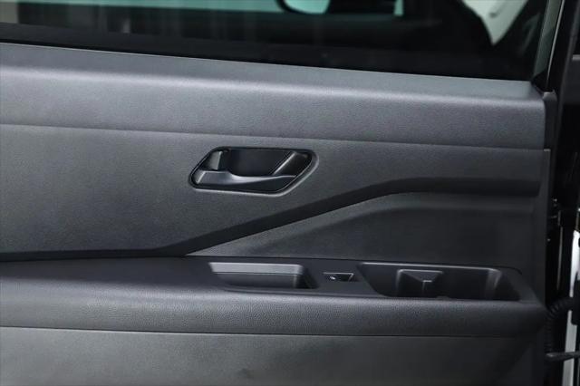 2023 Nissan Pathfinder SV FWD