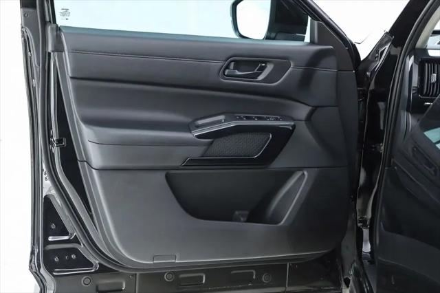 2023 Nissan Pathfinder SV FWD