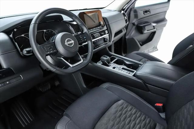 2023 Nissan Pathfinder SV FWD