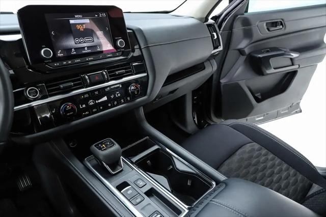 2023 Nissan Pathfinder SV FWD