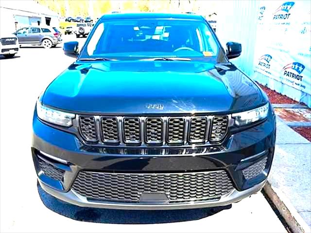2023 Jeep Grand Cherokee Limited 4x4 2023 Jeep Grand Cherokee Limited 4x4