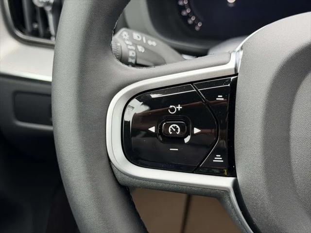 2026 Volvo XC60 B5 Ultra Black Edition