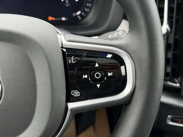 2026 Volvo XC60 B5 Ultra Black Edition