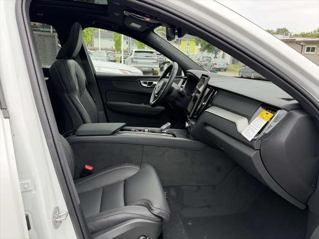 2026 Volvo XC60 B5 Ultra Black Edition