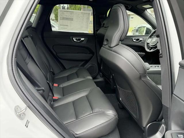 2026 Volvo XC60 B5 Ultra Black Edition