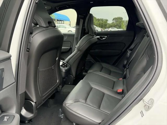 2026 Volvo XC60 B5 Ultra Black Edition