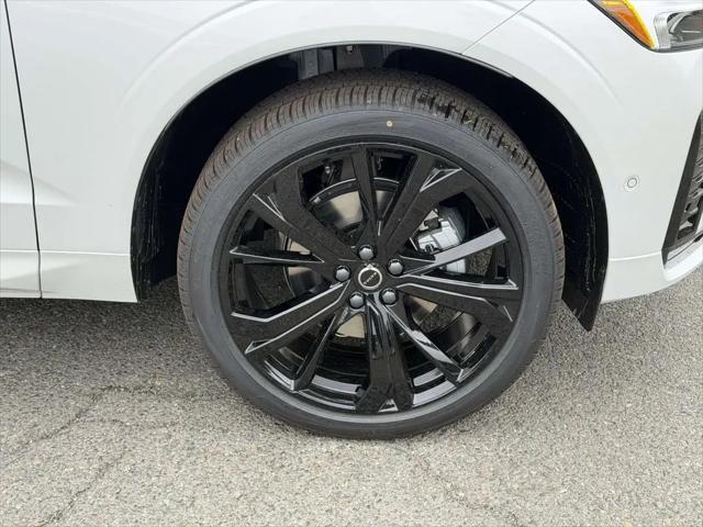 2026 Volvo XC60 B5 Ultra Black Edition
