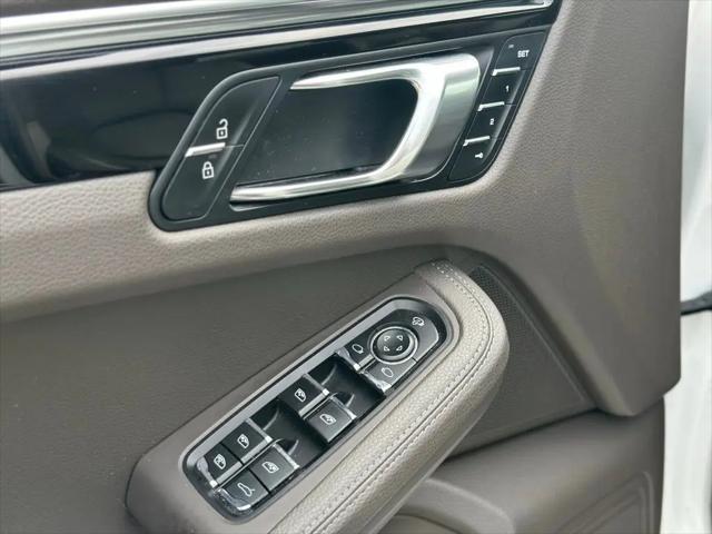 2023 Porsche Macan Macan
