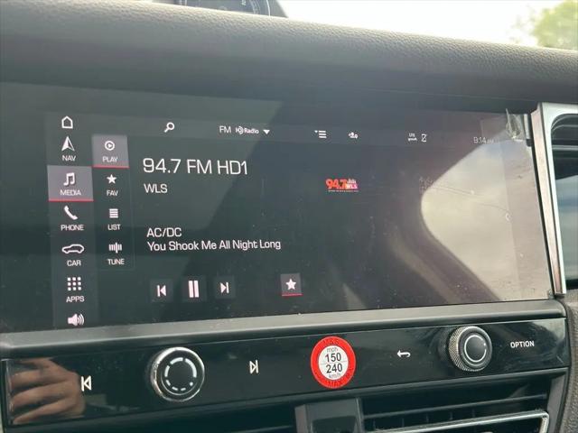 2023 Porsche Macan Macan