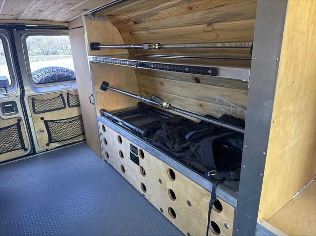 2000 Ford E-350 Super Duty Unknown