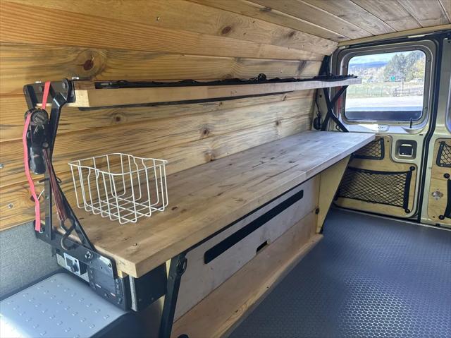 2000 Ford E-350 Super Duty Unknown