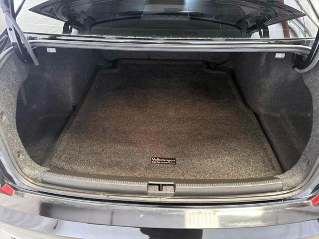2017 Volkswagen Passat 1.8T R-Line