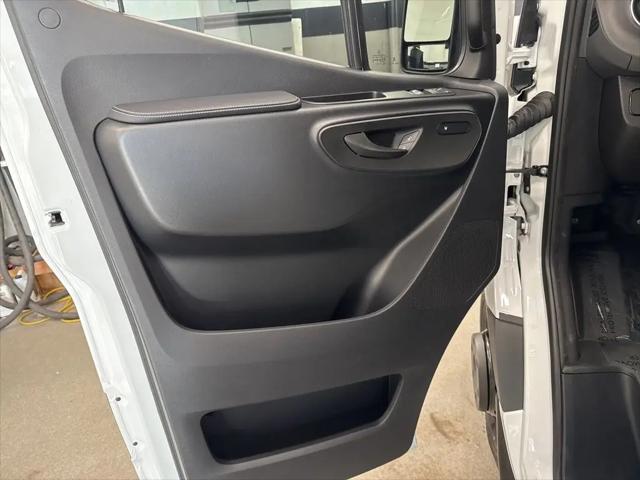 2025 Mercedes-Benz Sprinter Cargo Van High Roof 4-Cyl Diesel HO