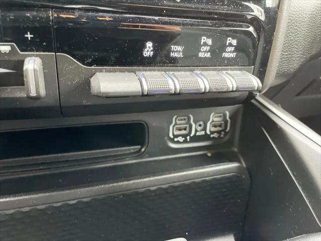 2022 Ram 1500 Big Horn Crew Cab 4x4 5'7" Box