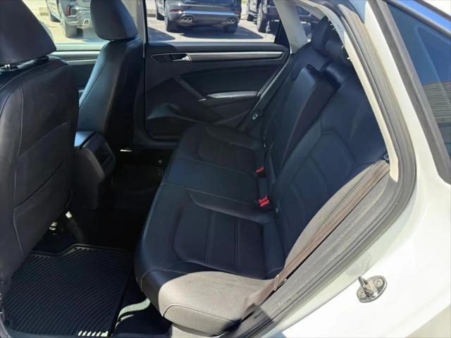 2017 Volkswagen Passat 1.8T R-Line