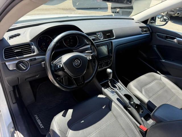 2017 Volkswagen Passat 1.8T R-Line