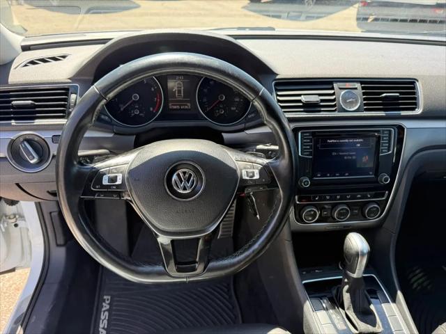 2017 Volkswagen Passat 1.8T R-Line