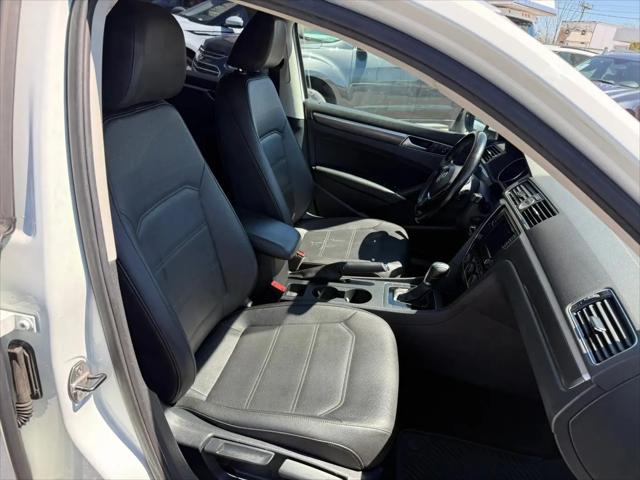 2017 Volkswagen Passat 1.8T R-Line