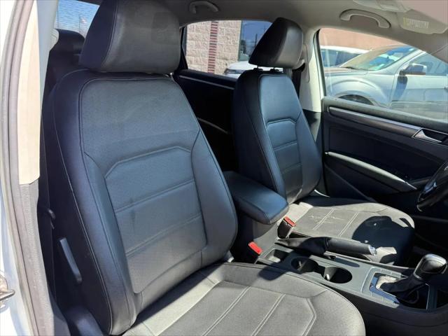 2017 Volkswagen Passat 1.8T R-Line
