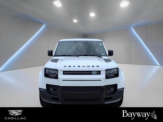 2025 Land Rover Defender 110 P300