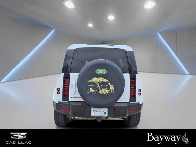 2025 Land Rover Defender 110 P300