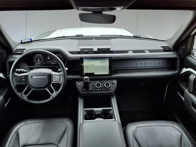 2025 Land Rover Defender 110 P300