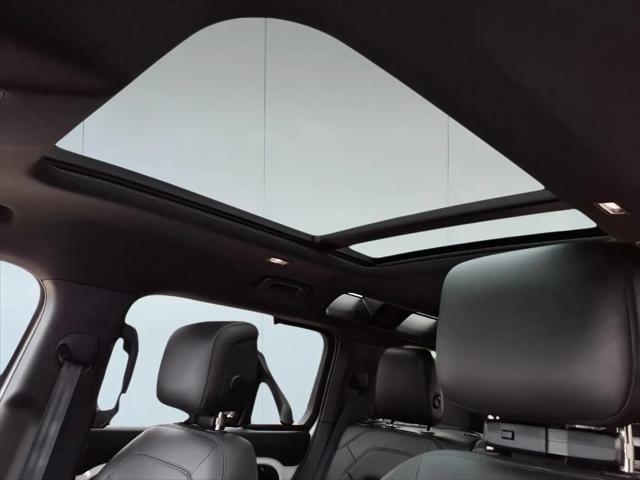 2025 Land Rover Defender 110 P300