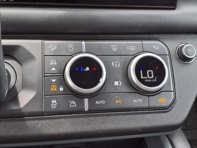 2025 Land Rover Defender 110 P300