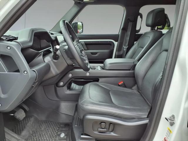 2025 Land Rover Defender 110 P300