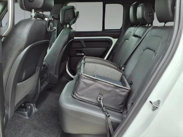 2025 Land Rover Defender 110 P300