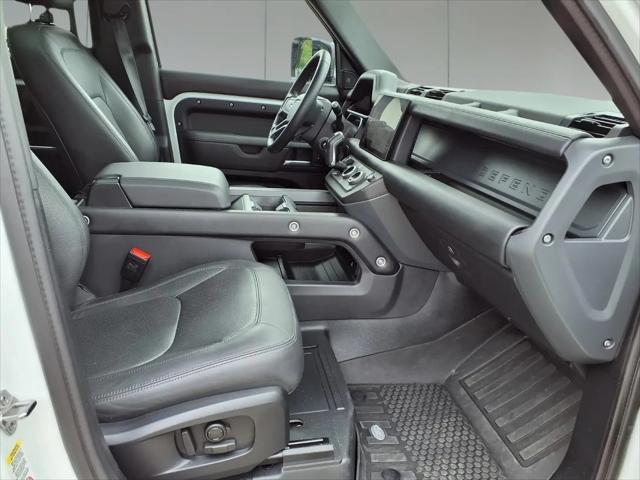 2025 Land Rover Defender 110 P300