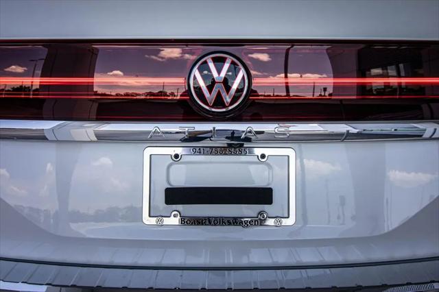 2026 Volkswagen Atlas SE with Technology