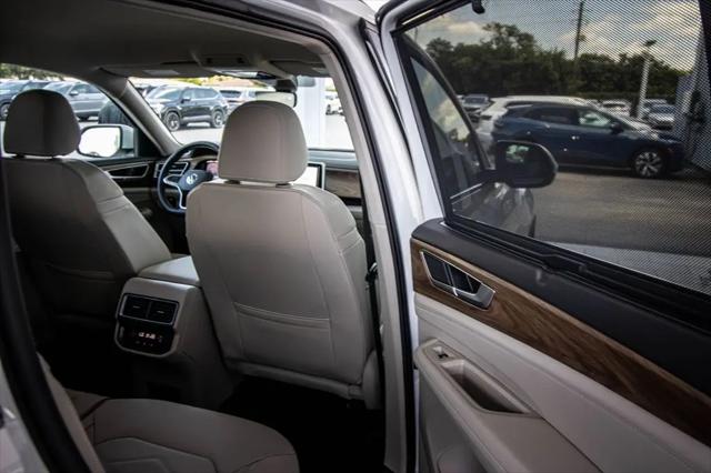 2026 Volkswagen Atlas SE with Technology