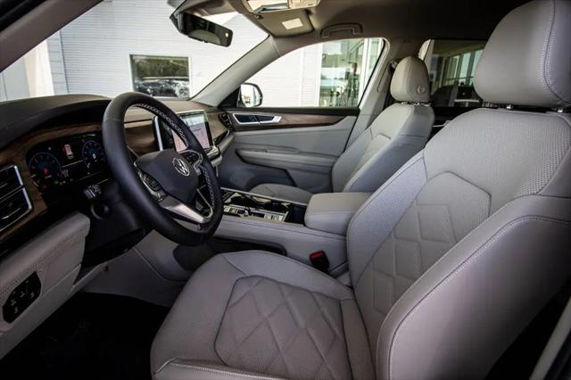 2026 Volkswagen Atlas SE with Technology