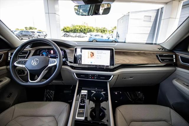 2026 Volkswagen Atlas SE with Technology