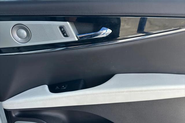 2023 Lincoln Nautilus Black Label