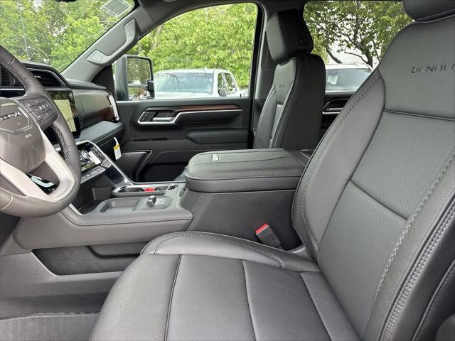 2026 GMC Sierra 2500HD Crew Cab, Standard Bed, Denali, 4WD