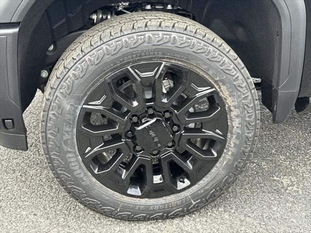 2026 GMC Sierra 2500HD Crew Cab, Standard Bed, AT4, 4WD