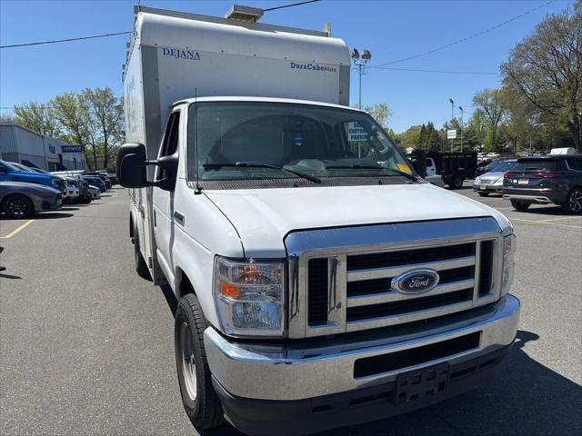 2022 Ford E-350 Cutaway Base