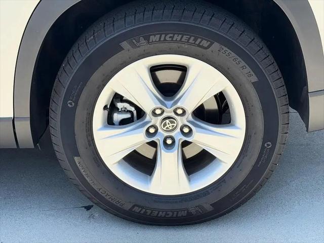 2026 Toyota Grand Highlander LE