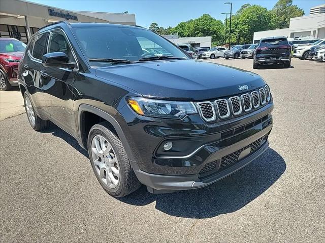 2023 Jeep Compass Latitude Lux FWD