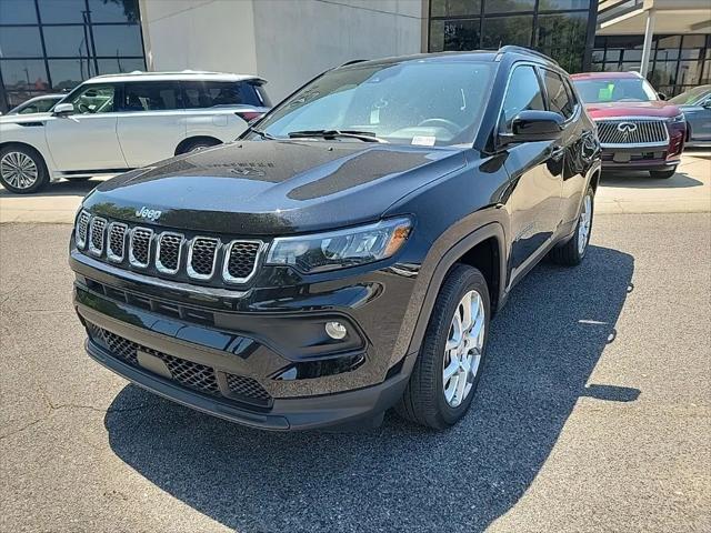 2023 Jeep Compass Latitude Lux FWD