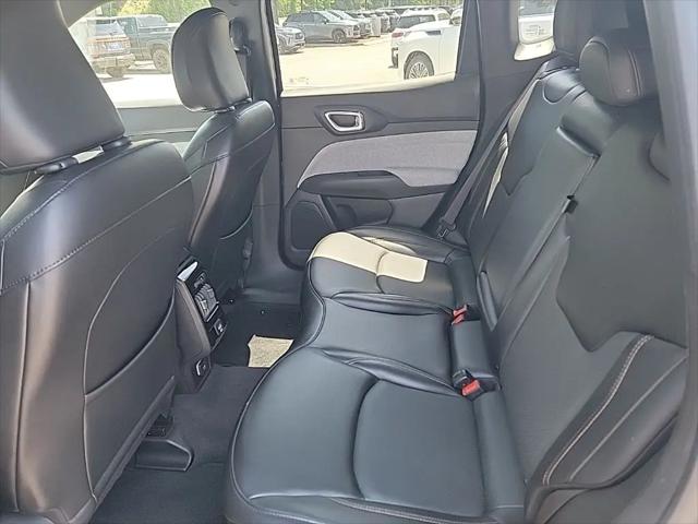 2023 Jeep Compass Latitude Lux FWD