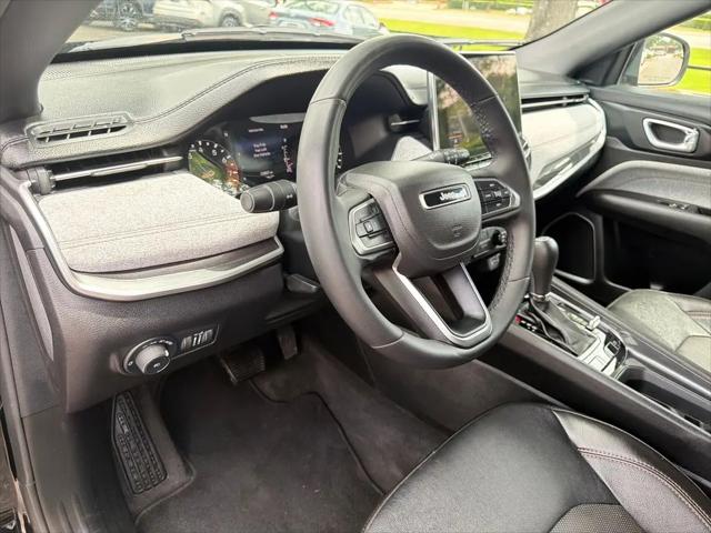 2023 Jeep Compass Latitude Lux FWD