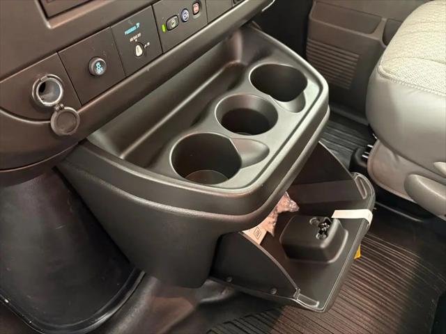 2026 Chevrolet Express Cargo Van 2500 Regular Wheelbase, WT, RWD